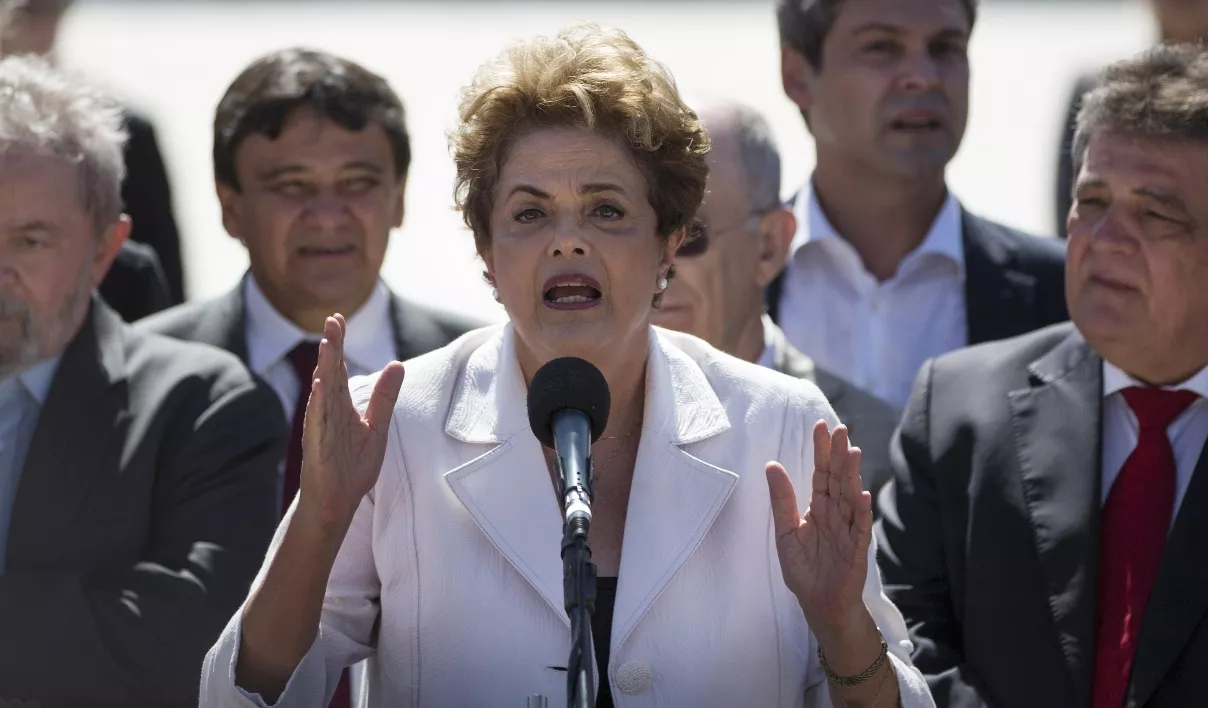 Dilma Rousseff luchará contra destitución, pero con pocas opciones