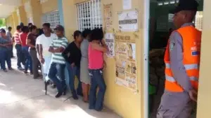 En La Romana votación inicia con retrasos debido a problemas con equipos