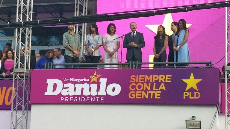 Danilo Medina llama a los candidatos de la oposición a trabajar juntos
