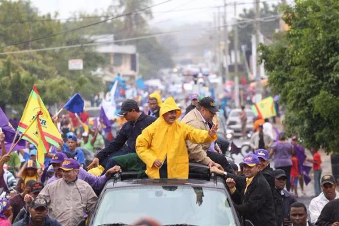 Danilo suspende caravana en Santo Domingo Este por lluvias