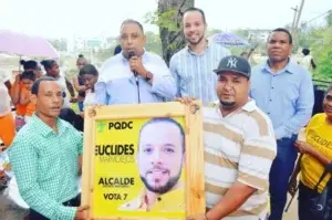 Candidato a alcalde DN inaugura parque en sector Cristo Rey