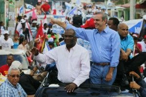 Luis Abinader reitera invitación a Danilo Medina de ir a un debate