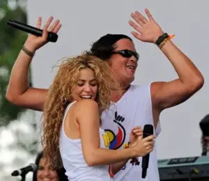 Shakira y Carlos Vives lanzan su canción «La Bicicleta»