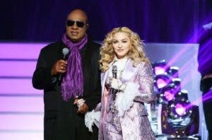 Billboard: Madonna y Stevie Wonder rinden homenaje a Prince