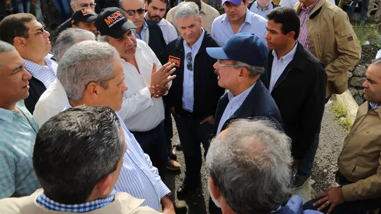 Danilo Medina instruye reparar daños por lluvias en San José de Ocoa y Azua