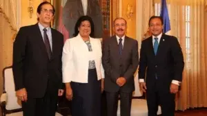 Presidente Danilo Medina revisa proyectos de leyes pendientes