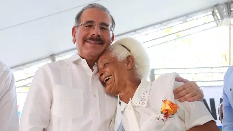 Danilo Medina: las madres son garantía del desarrollo de las familias