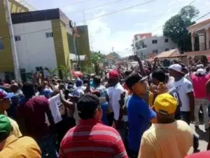 Continúan incidentes por reconteos de votos en juntas electorales Puerto Plata