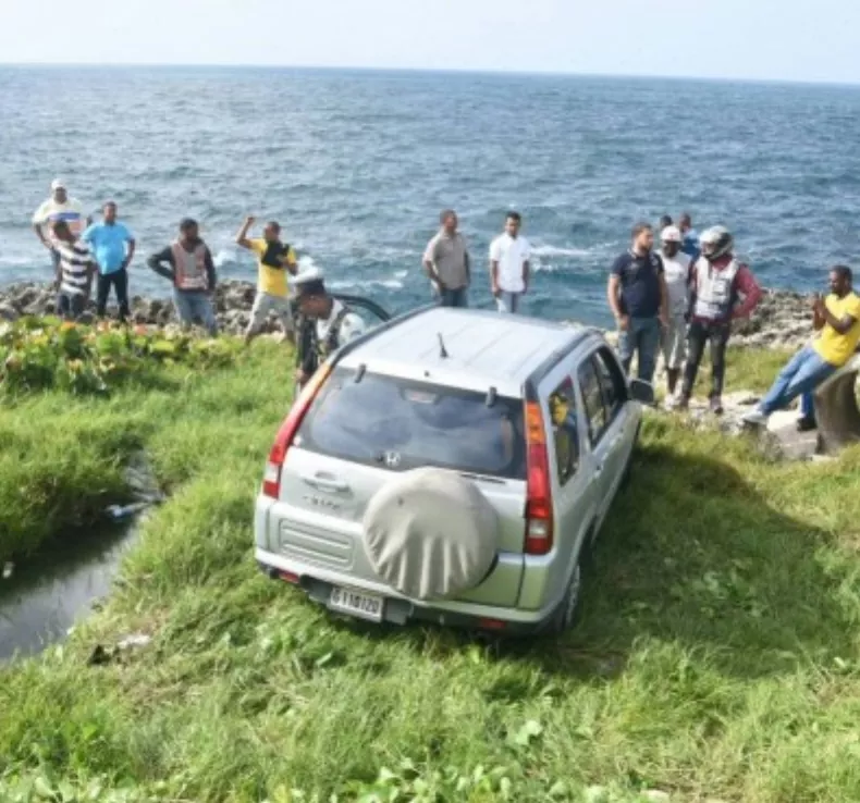 Mujer que falleció tras lanzarse al mar padecía estrés postparto