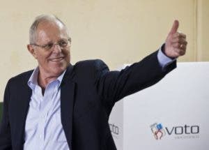 Perú: Kuczynski delante de Fujimori, según sondeos a boca de urna