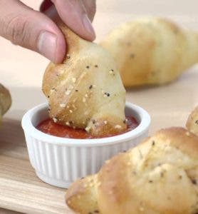 Papa Johns presenta su nueva “Garlic Knots”