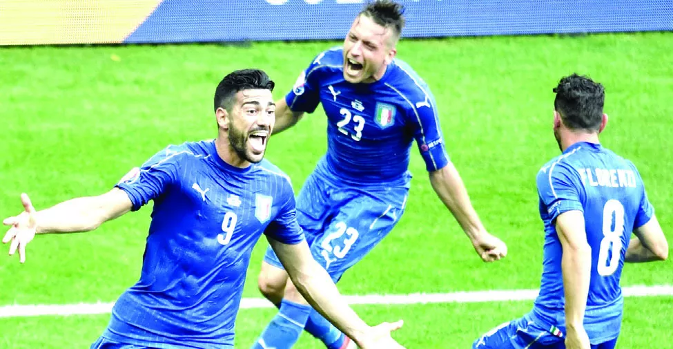 Italia despide a España con una goleada de 2-0