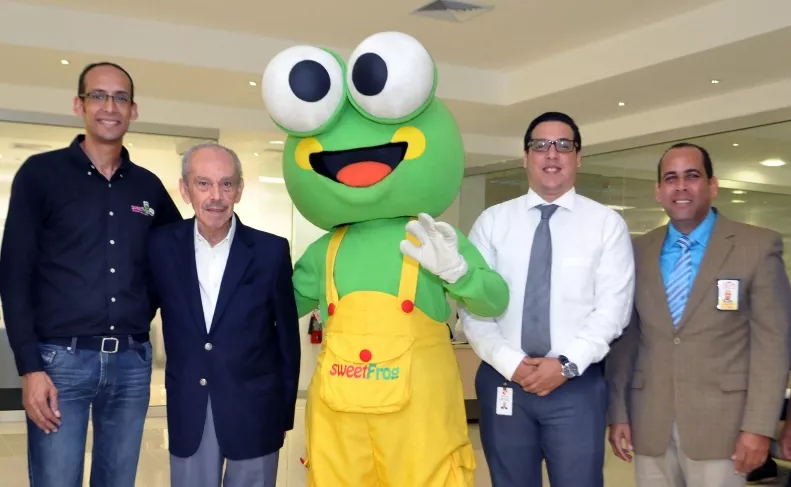 Sweetfrog visita redacción del periódico EL DÍA