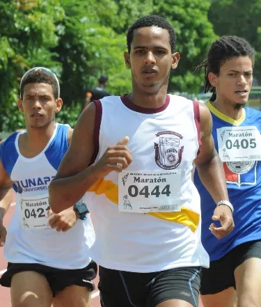 La Unev conquista el torneo de atletismo