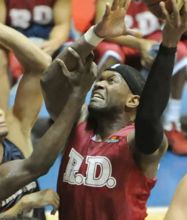 JACK MICHAEL MARTINEZ EN ACCION DURANTE EL FOGUEO DE LA PRESELEC