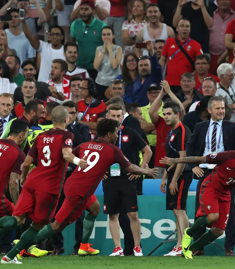 Portugal vence Polonia 5-3 en tanda de penales