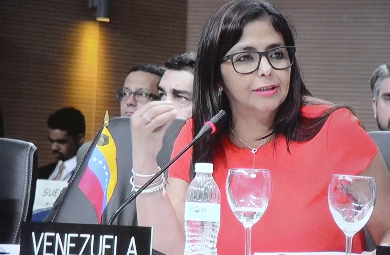 La canciller venezolana acusa a Almagro de “sabotear” el diálogo en Venezuela