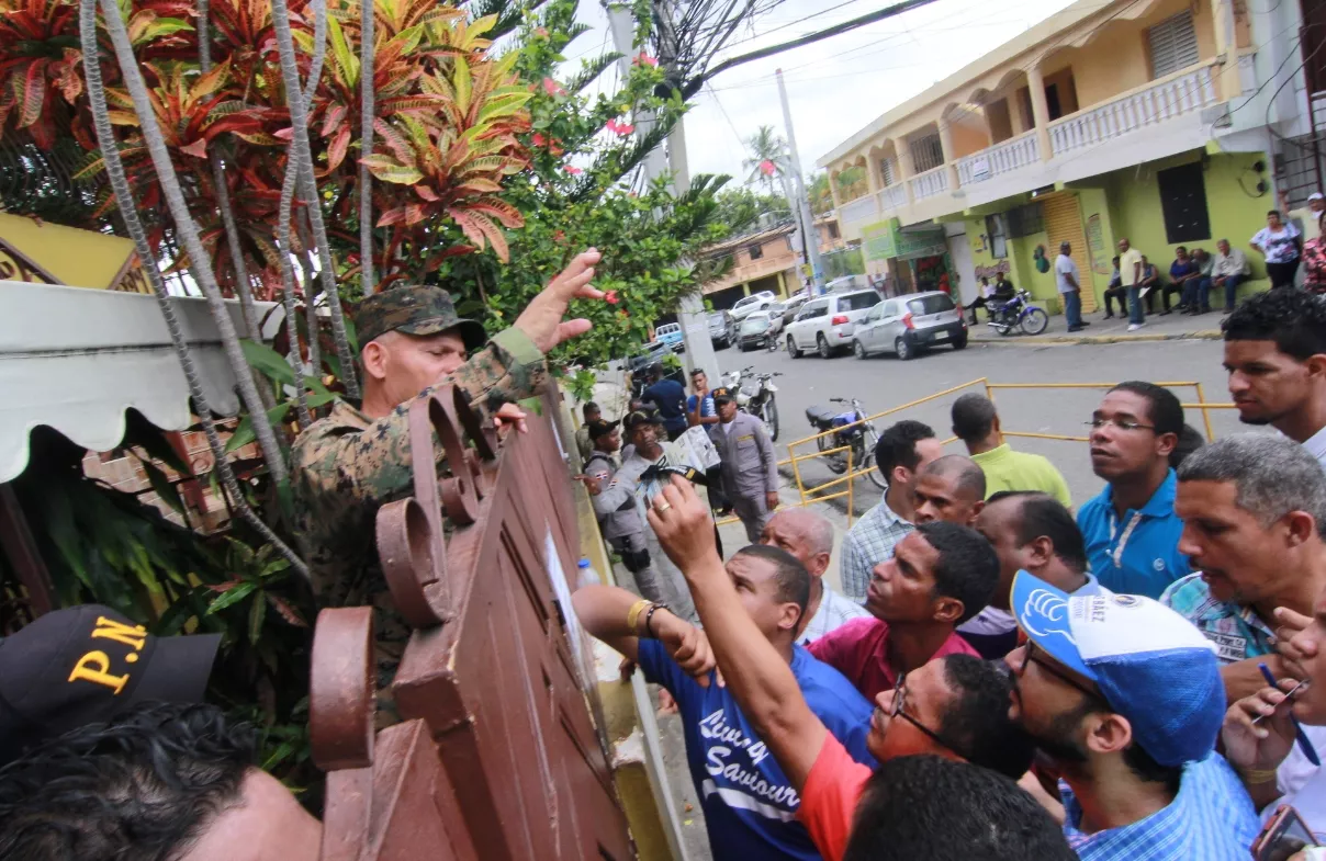 Junta SDO sigue reconteo de votos