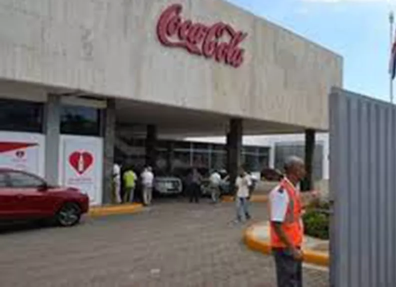 Coca Cola rechaza intento de invasión