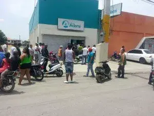 Video del asalto a sucursal de Ademi en La Vega