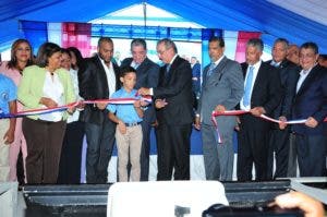 Danilo Medina inaugura escuela y estancia infantil en Herrera