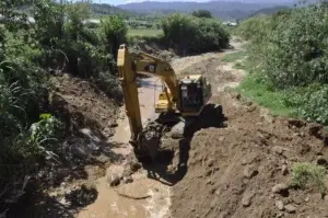 Indrhi inicia trabajos de adecuación y limpieza del río Tireo