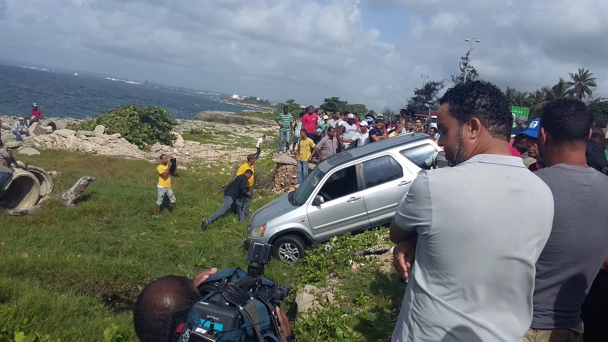 Muere mujer que esta mañana se lanzó al mar Caribe