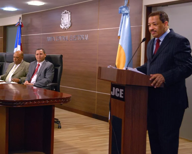 11 NACIONALES 7-1,p01