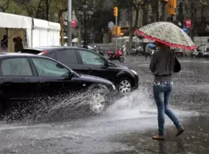 Meteorología prevé chubascos y tronadas en varias provincias por vaguada