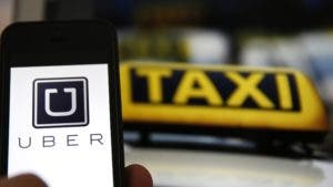 Marido infiel acusa a Uber de provocar su divorcio y pide indemnización