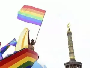 Berlín celebra el día del orgullo gay con un llamado a la tolerancia