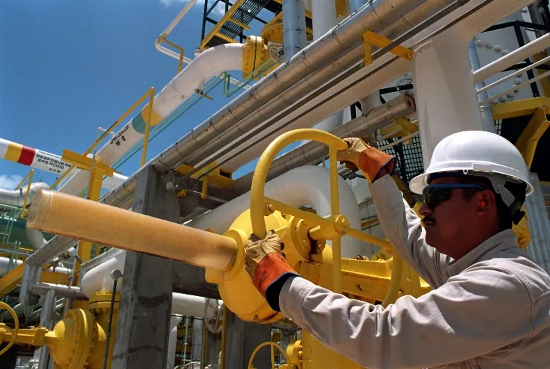 SATISFACCIÓN EN ESPAÑA POR LA ADJUDICACIÓN DE PEMEX DE DOS HOTELES FLOTANTES