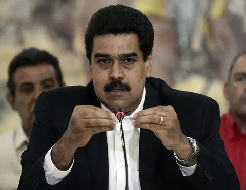 Venezuela acuerda aumentar exportación de petróleo a China
