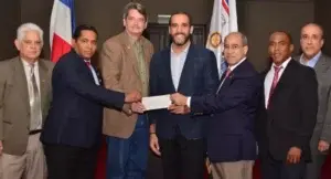 Club Rotary realiza un donativo a instituto