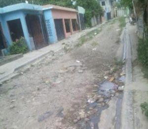 Vecinos piden arreglo calles  del sector Los Arqueanos