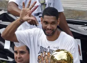 Duncan anuncia su retiro de NBA