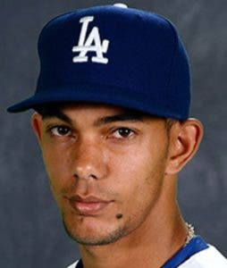 Los Dodgers “botan” millones en cubanos