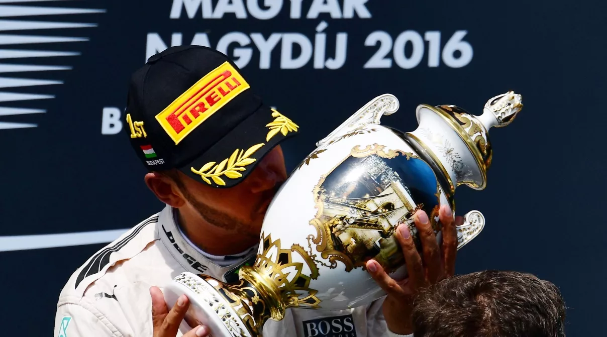 Lewis Hamilton gana Gran Premio Hungría