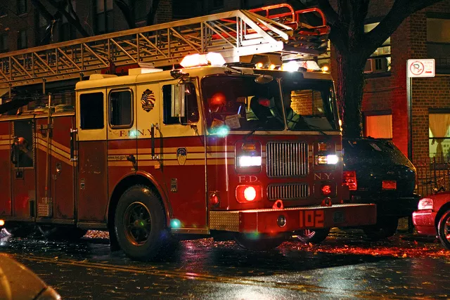 Dos muertos por incendio en edificio de apartamentos en Nueva Jersey