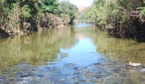 Jones respalda ley organice manejo del agua