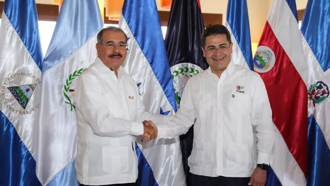 El presidente de Honduras llegará este lunes al país