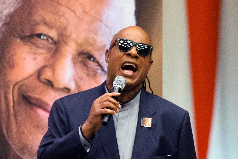 La ONU recuerda el legado de Nelson Mandela de la mano de Stevie Wonder