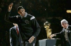 Tim Duncan anuncia retiro después de 19 temporadas en la NBA