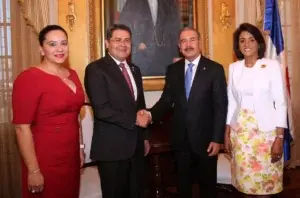 Danilo Medina recibe al presidente de Honduras en Palacio Nacional