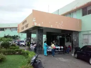 Denuncian Hospital Ricardo Limardo sigue de mal en peor