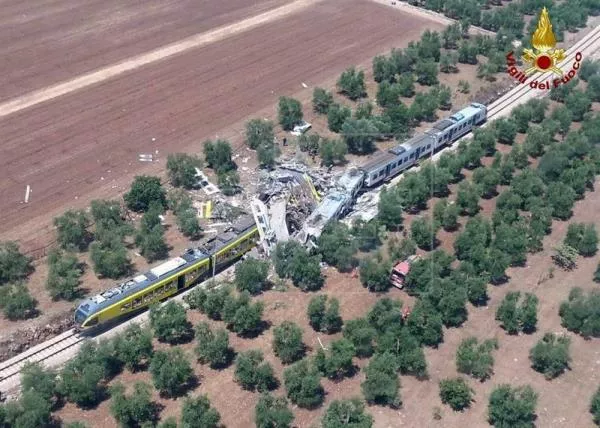 Asciende a 20 número de muertos en choque de trenes en Italia