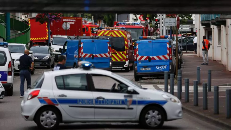 La policía mata a los dos secuestradores de la iglesia de Francia