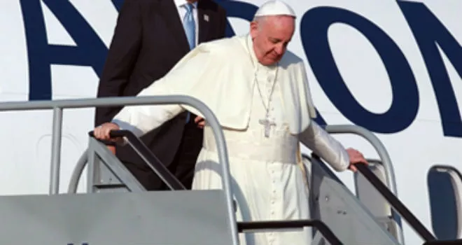 El papa Francisco llegó a Roma de regreso de su viaje a Polonia