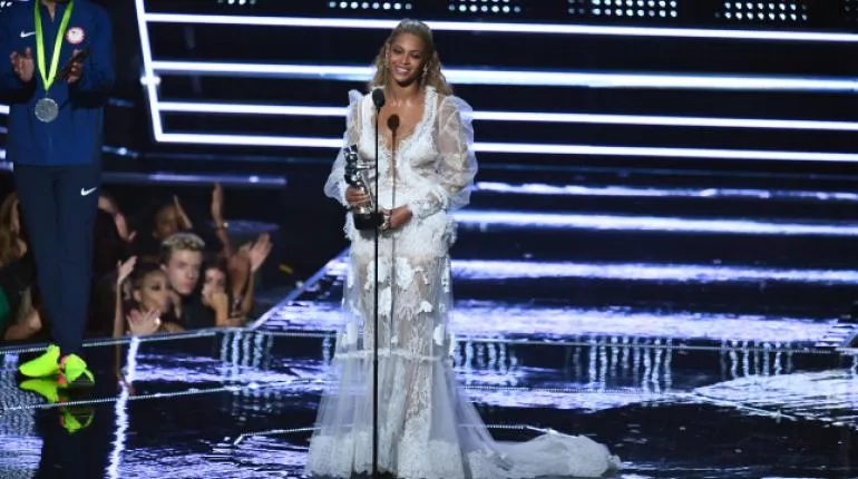 Beyoncé se corona como la reina absoluta del pop en los premios MTV