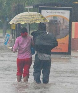 Meteorología pronostica dos vaguadas provocarán aguaceros en el país